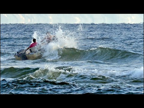 The Noosa Bar Crossing. Sunday morning, March 27, 2022.