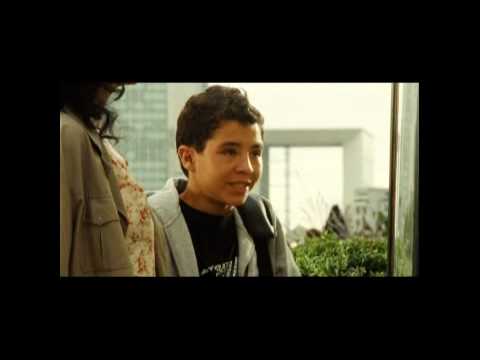 NEUILLY SA MÈRE Bande annonce