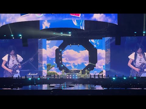 QWER 다시 여기 바닷가 (원곡: 싹쓰리) | 2026 위버스콘 Weverse Con Festival
