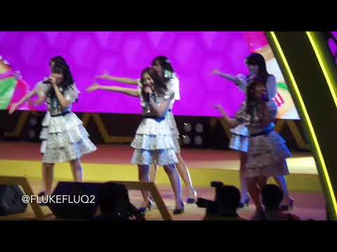 181025 #BNK48 - BNK48 @ #OishiHoneyLemonxBNK48