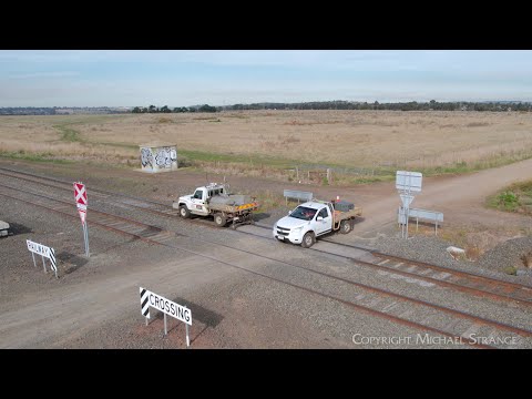 ARTC Hi-Rail Toyota Landcruiser Utility Vehicle Transitions To Rail (25/5/2022) - PoathTV Trains