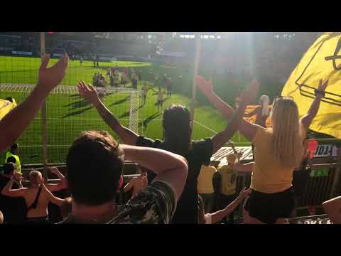 Spelarna tackar supportrarna ( Örebro - Elfsborg 1-2)