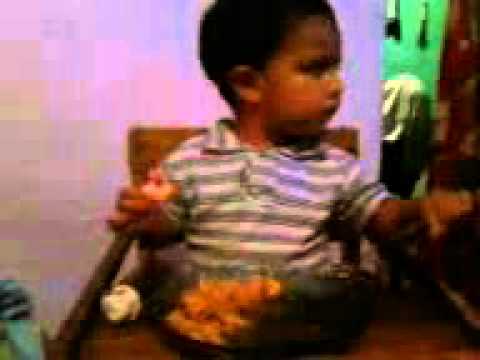 Damian maidana Comiendo guiso