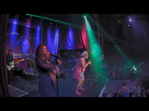 10. Dresdner Neujahrssingen - Aretha Franklin "Think" mit Julia Gámez Martín