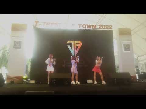 รถไอติม - Jewel Girls @J-Trend In Town 2022. วันที่ 07 ต.ค. 2565 ณ CentralWorld
