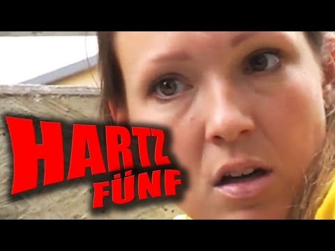 Hartz 5 (mit Carolin Kebekus) - Broken Comedy Offiziell