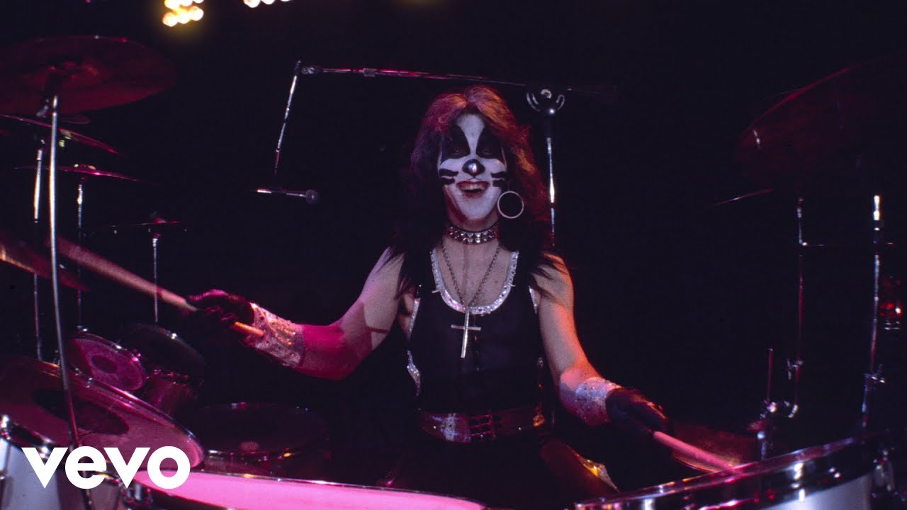 Kiss - Strutter (Live/1975 / Visualizer) - YouTube