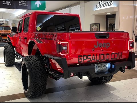 JEEP GLADIATOR MALL CRAWLER ??? YES! CRAWLING INTO THE MALL! WITH 37\". TIRES (Puerto Rico)