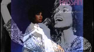 Download lagu salamiah hassan _ antara dua kasih mp3