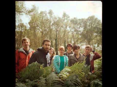 Videoclip de It's Never That Easy Though, Is It? (Song for the Other Kurt) — Los Campesinos!