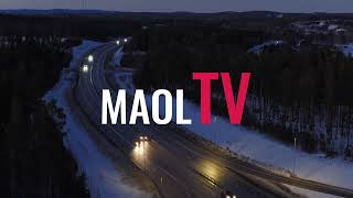 Trafik på motorväg i skymning