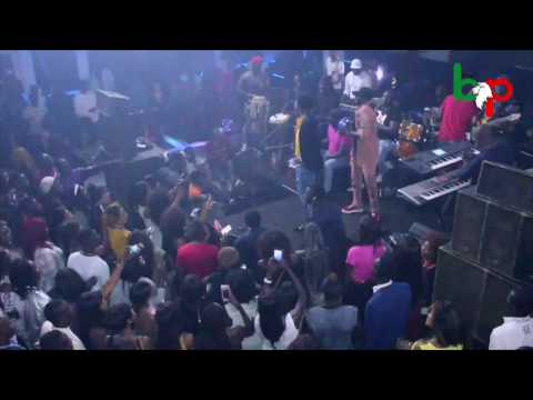 Live Performance : Wally Ballago Seck   Ibou Touré (Live au Box)