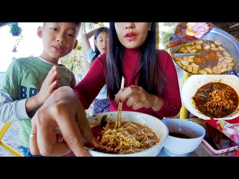 Koh Sdach Street Food - $2.5 For A Bowl Of Instant Noodle With Braised Beef Soup