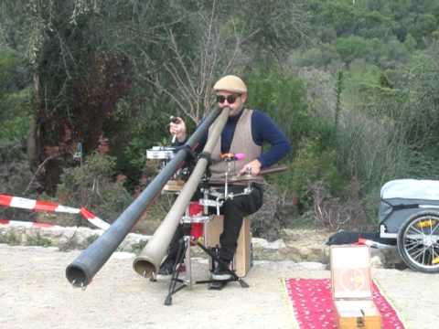 Park Guell, Barcelona.. One Man Band!!!