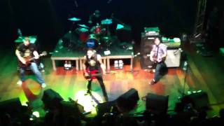 MxPx - Middlename (live in Santos/Brazil)