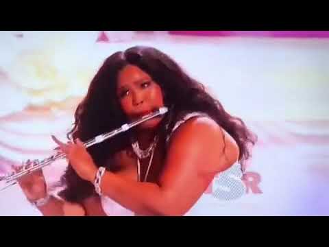 Lizzo truth hurts on a flute #bet