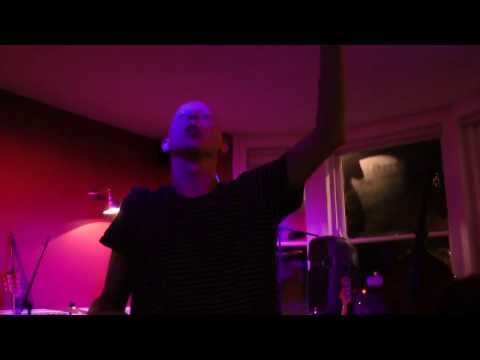 Le Skeleton Band - 'Sobre Et Marin' - Live at The Lighthouse