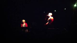 Hazel O&#39;Connor and the Bluja&#39;s, Driftwood