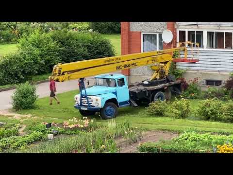 Thumbnail for ZIL 130 at work. Beautiful V8 sound - Soviet truck machine. Старинный автомобиль в Латвии by ZiL