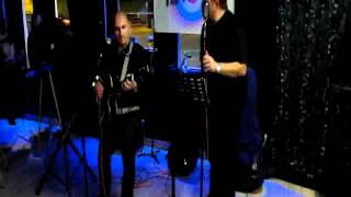 The Decoders - Mi tierra mi casa y una mujer (Duncan Dhu cover).avi