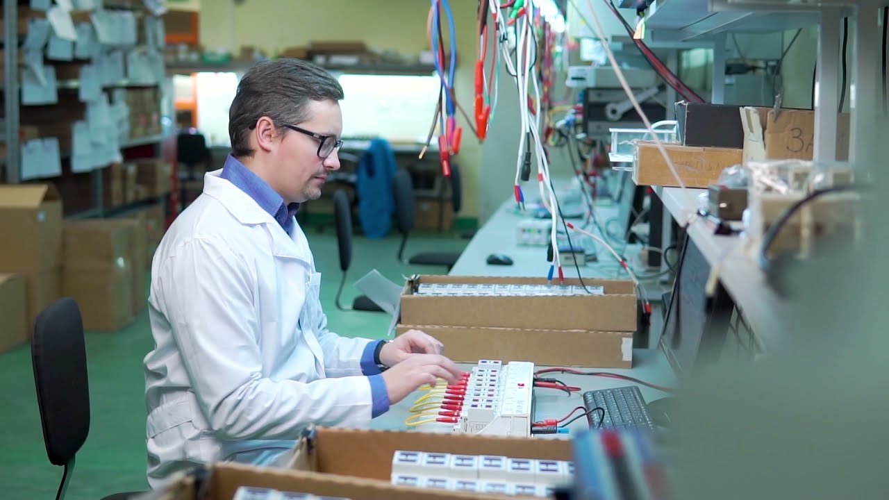 What does a biomedical tech do?