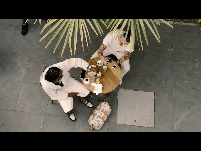 CONNECTED  jetzt MP3 holen + Video ansehen