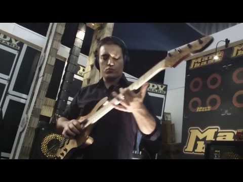 Musikmesse 2013 | Edmond Gilmore at Mark World booth