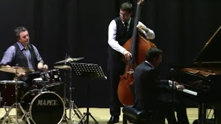 jazz trio piano, bass and drums