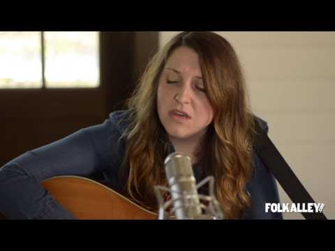 Folk Alley Sessions at 30A: Robby Hecht & Caroline Spence - "Trying"