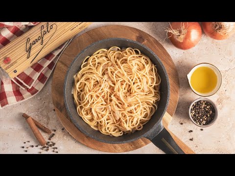 Spaghetti con cebolla y anchoas a la veneta