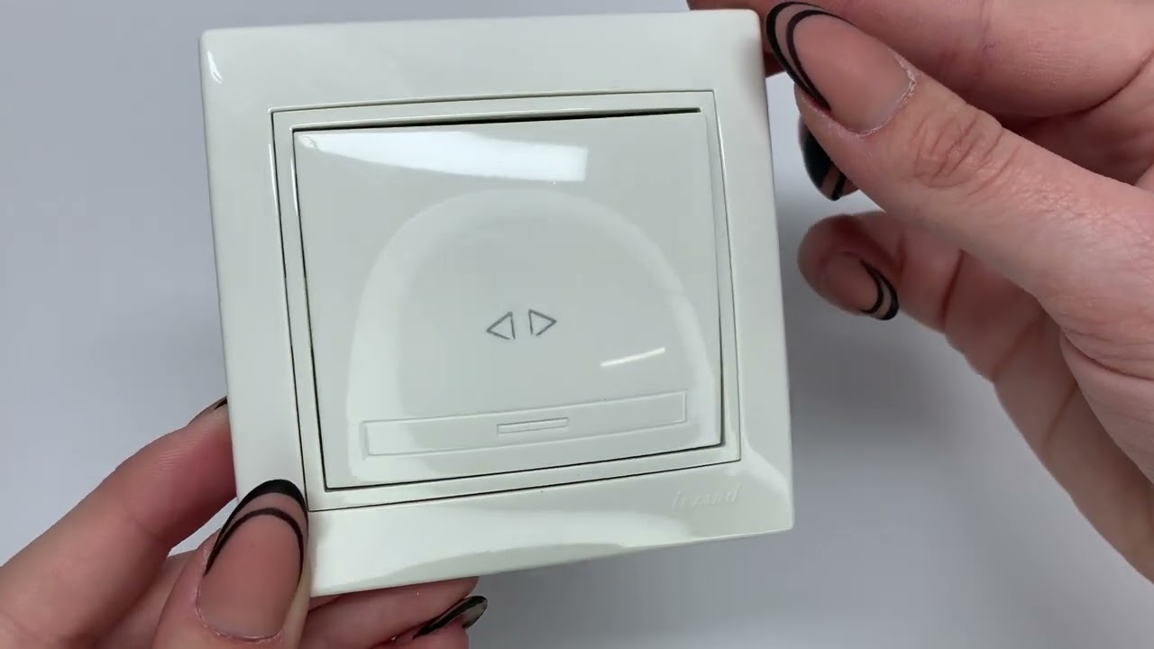 Выключатель промежуточный одноклавишный LEZARD Mira белый 701-0202-107