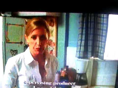 Lynette goes back to work S2