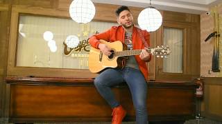 Junior Ferbelles canta Valiente en acústico