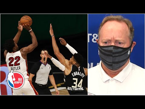 邁克-布登霍爾澤在第2場比賽失利的最後一秒犯規判罰中感到失望，2020年NBA季後賽。 (Mike Budenholzer disappointed in final-second foul call in Game 2 loss | 2020 NBA Playoffs)