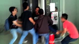 Download lagu SAKITNYA TU DI GESEK mp3