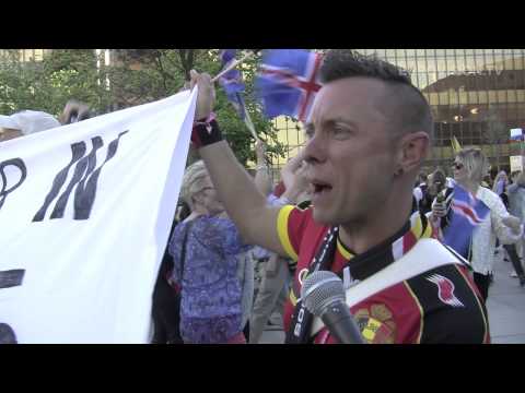 Fans are ready for the big final!