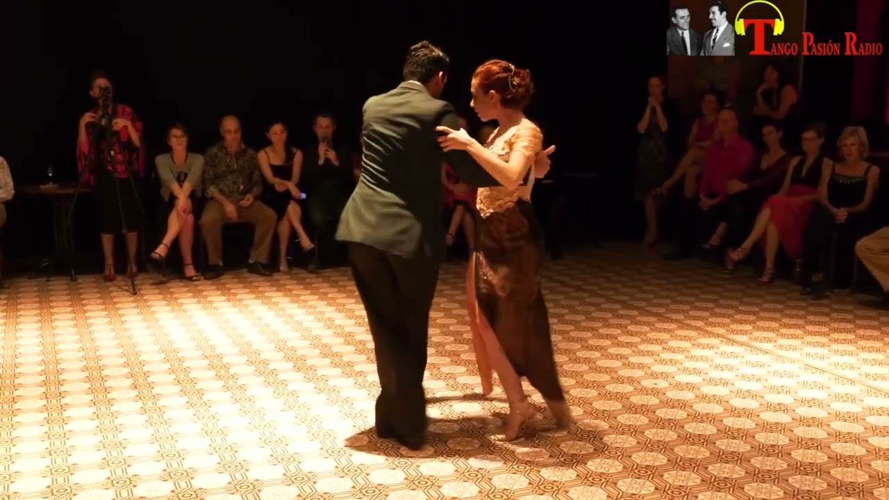 NO ME EXTRANA Pedro Laurenz - Juan Carlos Casas Ballano: Laura D'Anna - Sebastian Acosta