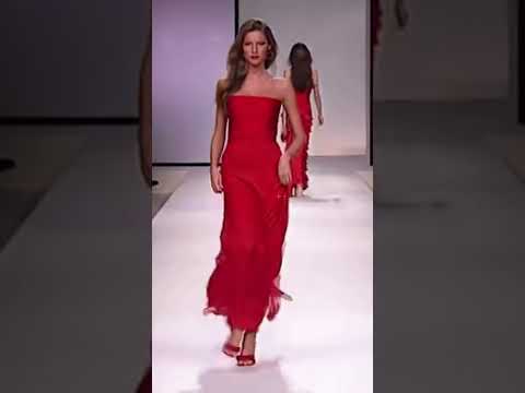 @gisele closing valentino ♥️💄💋 fall 2000