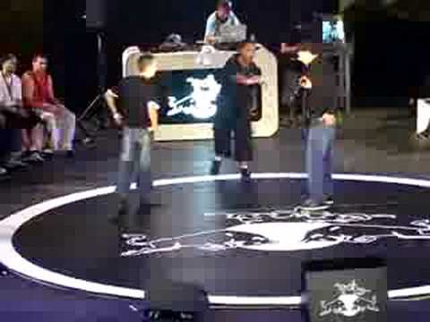 Skone VS Mcklopedia(Buen audio)