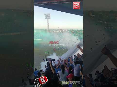 "Montero se tiñó de celeste, recibimiento de Blooming en el clásico cruceño | " Barra: Los Chiflados &bull; Club: Blooming