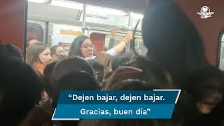 Mujer se viraliza por la forma en que pide bajar del Metro de la CDMX Mujer se viraliza por la forma en que pide bajar del Metro de la CDMX