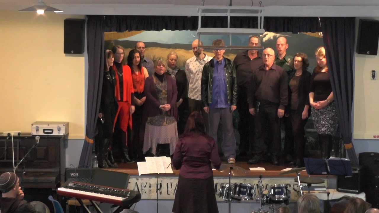 Plovi Barko at Breaker Bay hall 2013