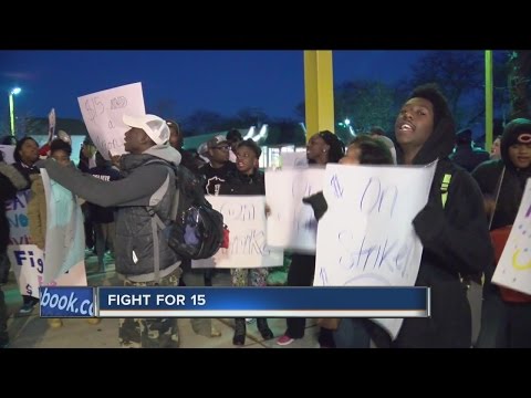 Milwaukee fast food workers join "Fight for 15" protests