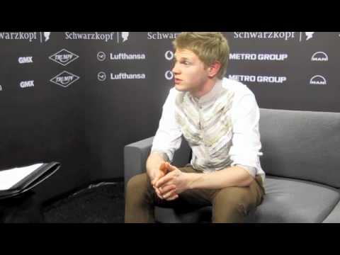 ESCKAZ live in Dusseldorf: Paradise Oskar - Da Da Dam (Finland) interview