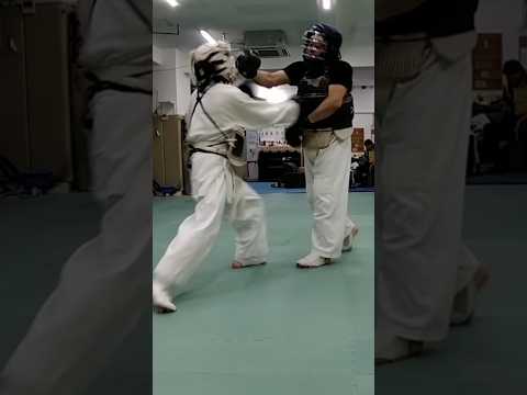【格闘スパーリング】若者達に稽古をつける＃shorts＃スパーリング＃格闘技