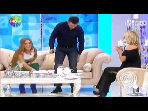 Demet Akalın feat. Alişan - Melekler İmza Topluyor (2011)