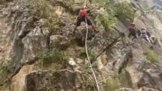 preview picture of video 'Wisata Rock Climbing Citatah part1'