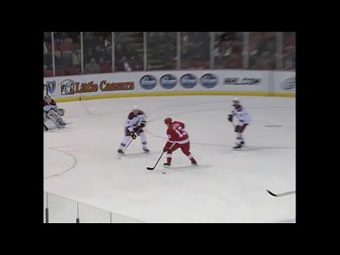 Pavel Datsyuk Two No Look Assists vs Phx - 2/4/09