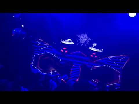 Crystal distortion on BREAKFEST 2018