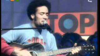 Ben Harper   She's only happy in the sun live acoustic at top of the pops 2003